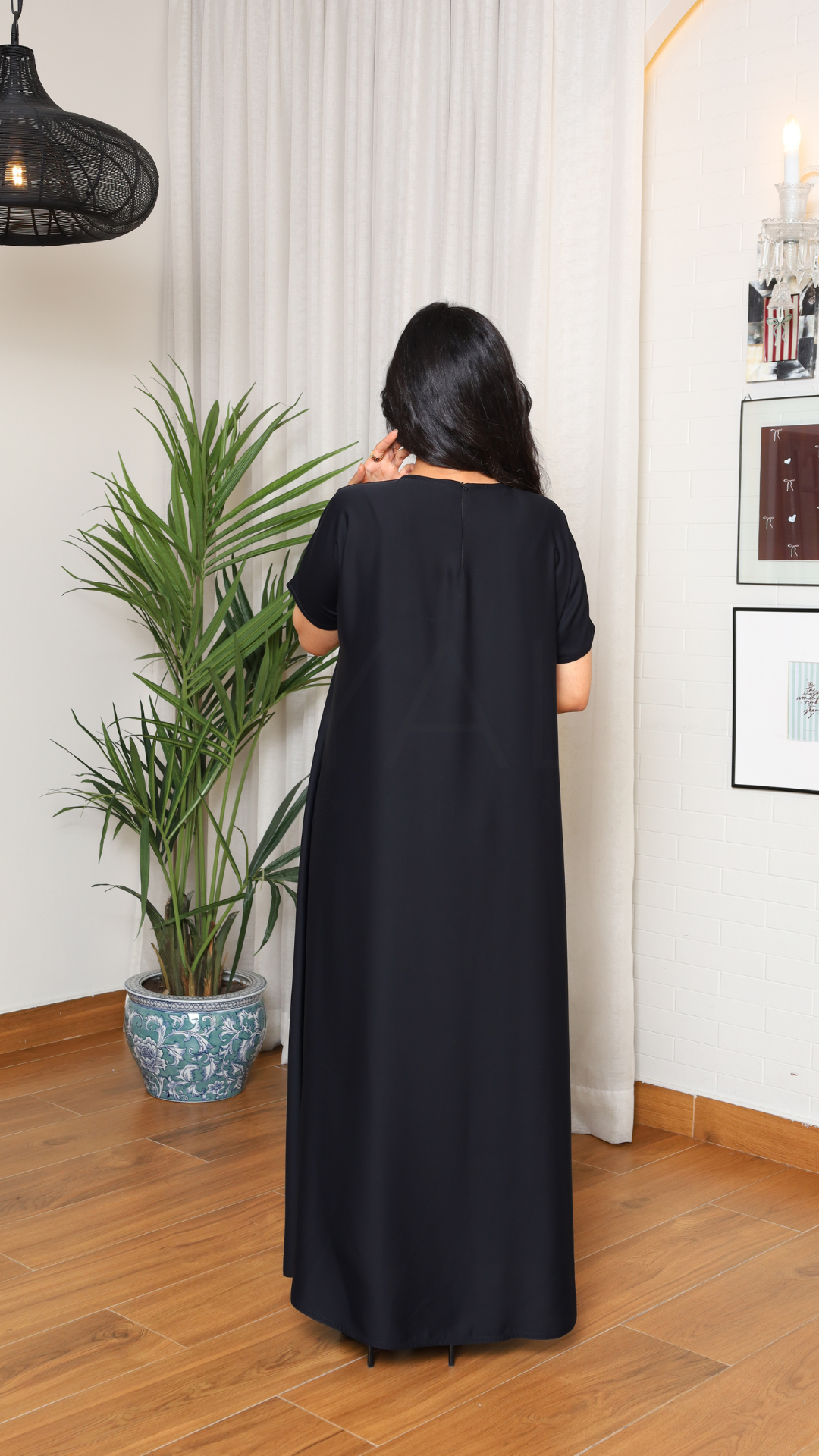 فستان تحت العباية مع اكمام