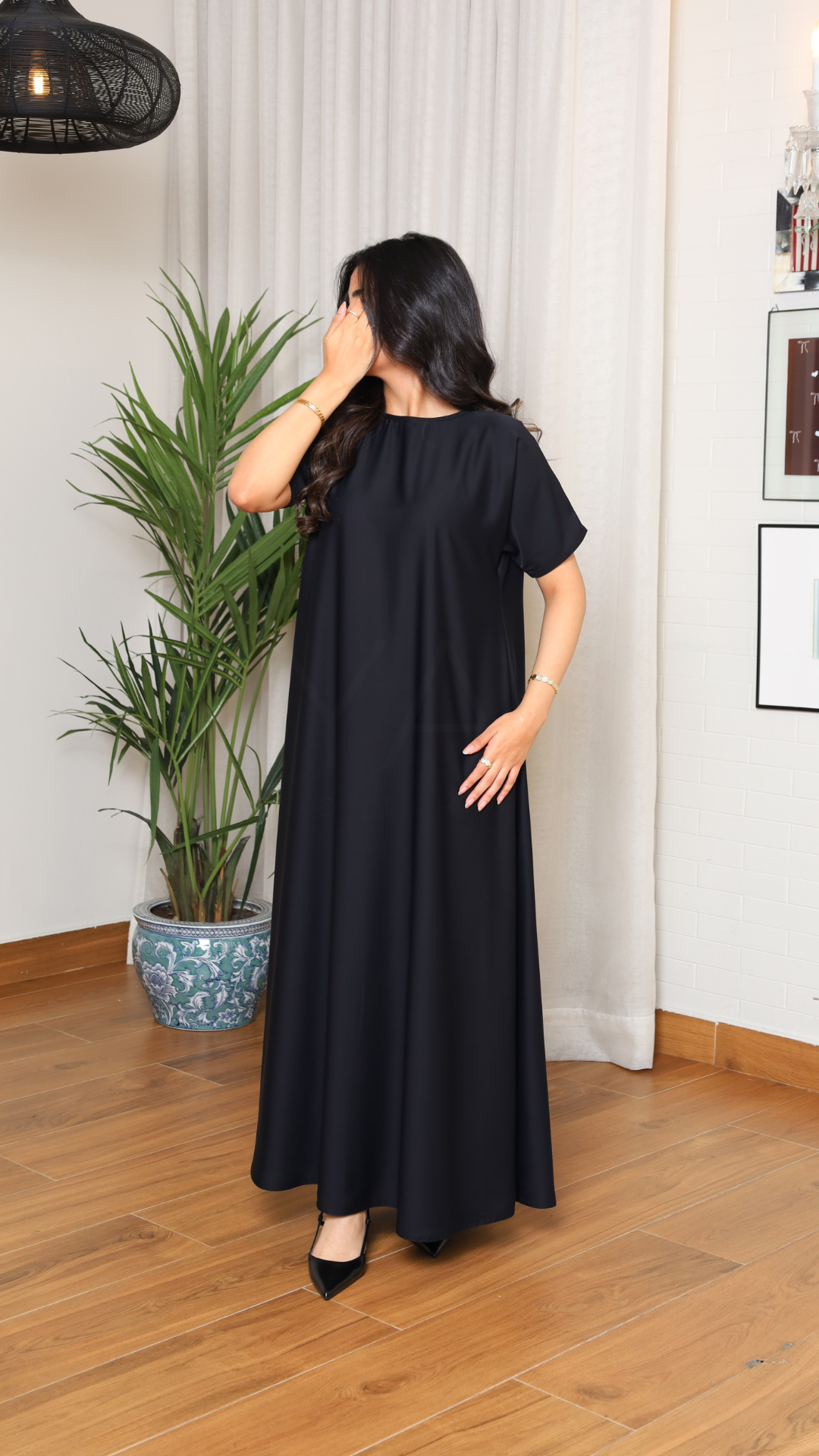 فستان تحت العباية مع اكمام