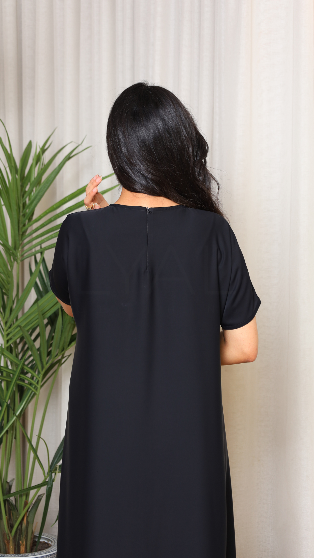 فستان تحت العباية مع اكمام